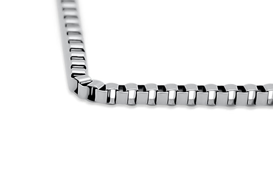Close up of silver box chain 
